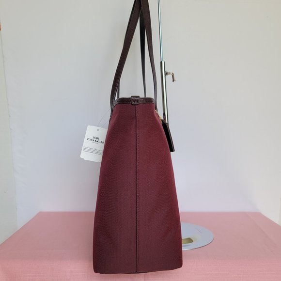 COACH Horse & Carriage Jacquard Fabric City Tote- Oxblood color ⭐ - Picture 9 of 16